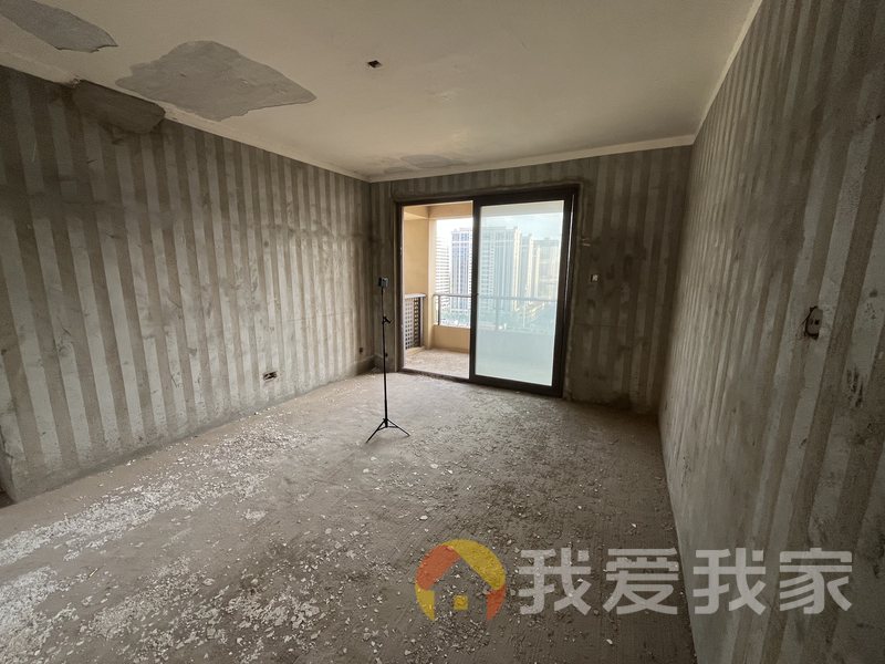 南昌我爱我家国贸天琴湾西区 南北通透，采光好 视野好，诚心出售