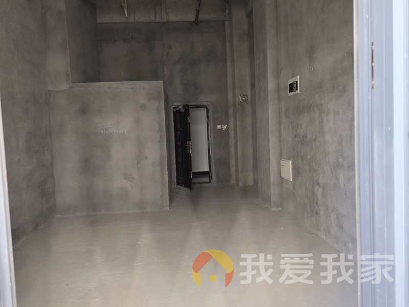 庞大领航 南北通透，采光好 中间楼层