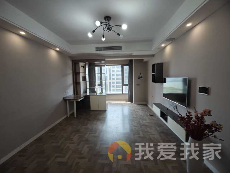 南昌我爱我家绿地国际博览城海珀九龙 南北通透，采光好 装修好，环镜优美 近地铁 视野好，诚心出售