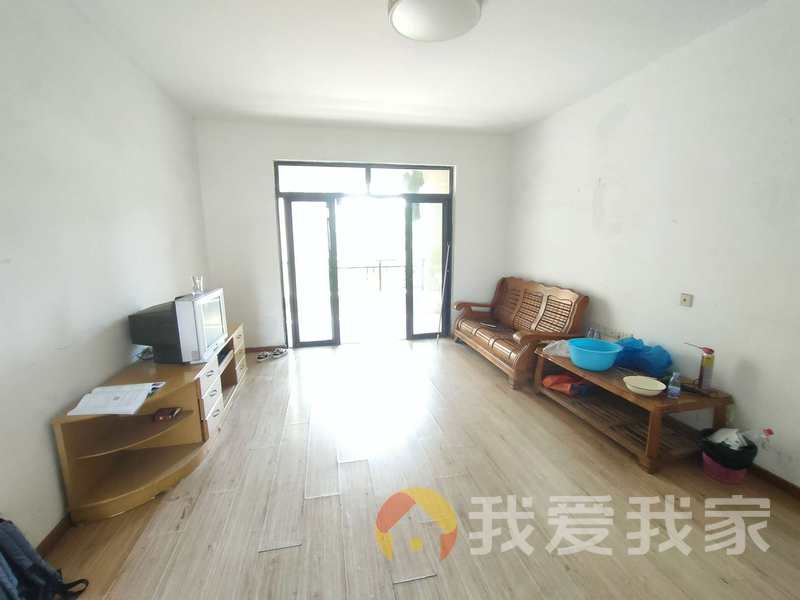 南昌我爱我家绿地香颂南区 南北通透，采光好 周边匹套完善，，出行方便