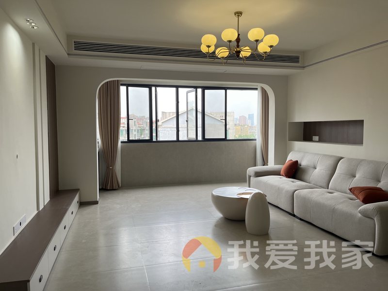 伟梦清水湾鸣泉居 南北通透，采光好 装修好，环镜优美 近地铁 周边匹套完善，，出行方便