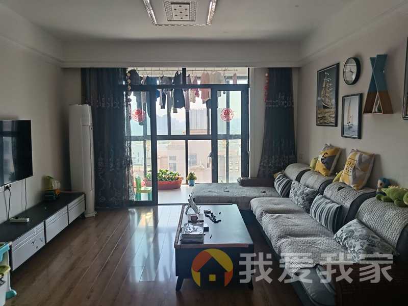 中煤滨湖花城 南北通透，采光好 装修好，环镜优美 视野好，诚心出售