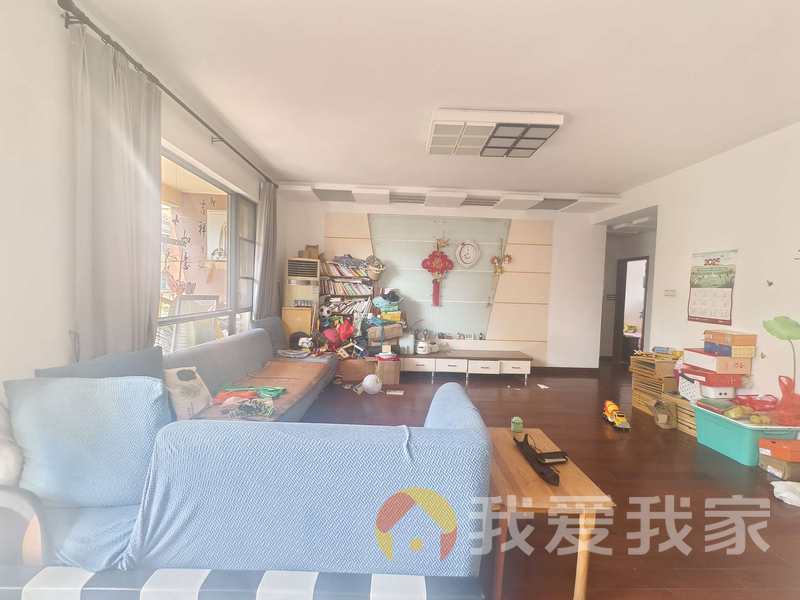 万科四季花城南区郁金香苑 南北通透，采光好 装修好，环镜优美 近地铁 视野好，诚心出售