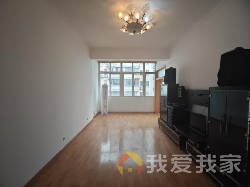 征费局宿舍 南北通透，采光好 视野好，诚心出售
