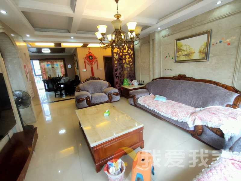 南昌我爱我家联发江岸汇景 南北通透，采光好 装修好，环镜优美 视野好，诚心出售