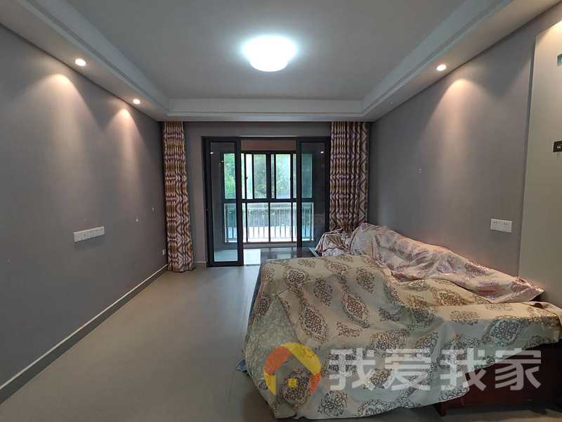 绿地玫瑰城 南北通透，采光好 装修好，环镜优美 周边匹套完善，，出行方便