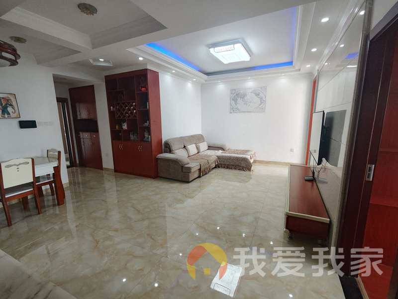 波尔多联邦美树堡 南北通透，采光好 装修好，环镜优美 中间楼层