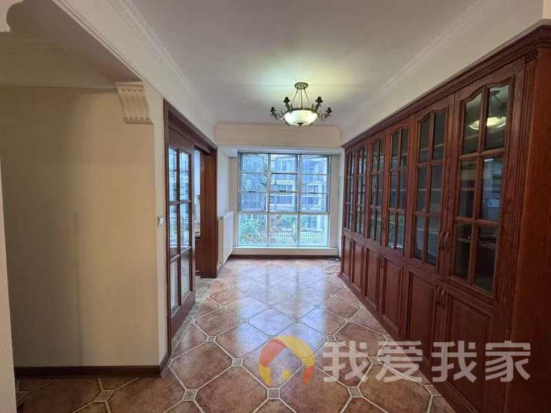 南昌我爱我家中兴和园一期 南北通透，采光好 装修好，环镜优美 视野好，诚心出售