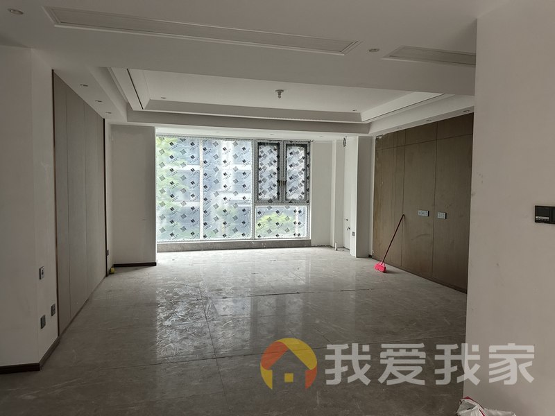 融创玖玺台 南北通透，采光好 装修好，环镜优美 近地铁 视野好，诚心出售