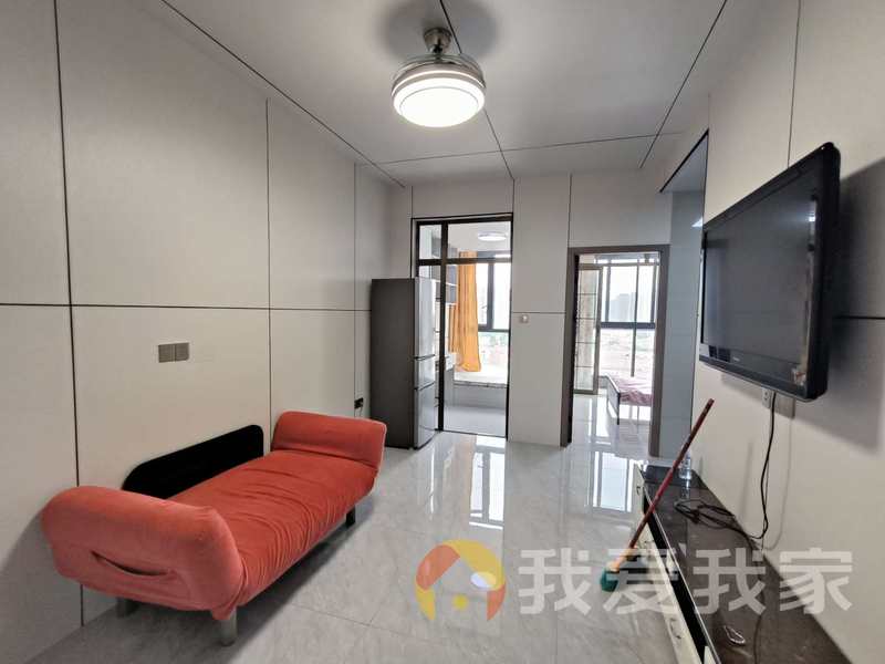 中大城 装修好，环镜优美 中间楼层