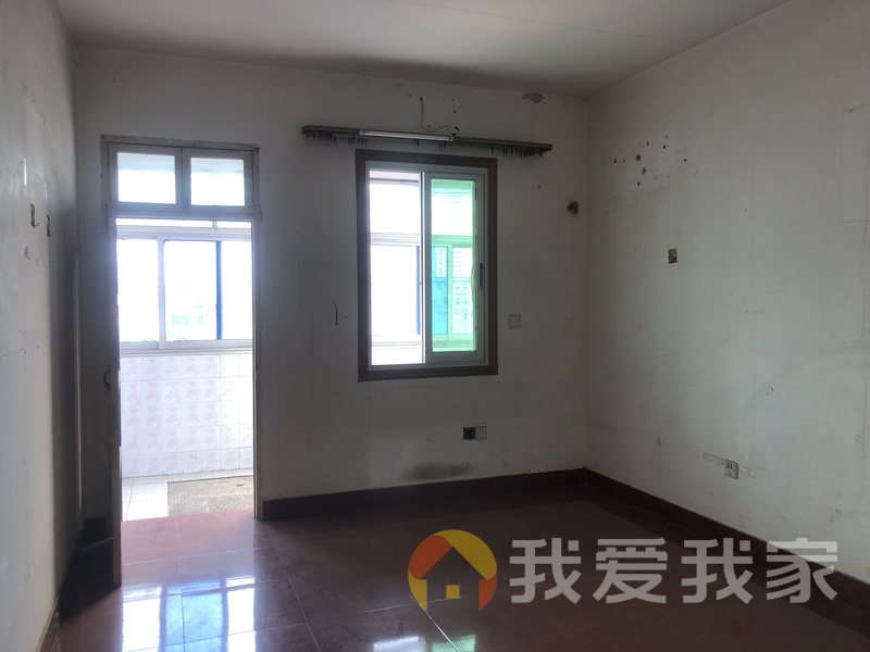 南昌我爱我家单价2千多   不是顶楼  首付3万  月供几百