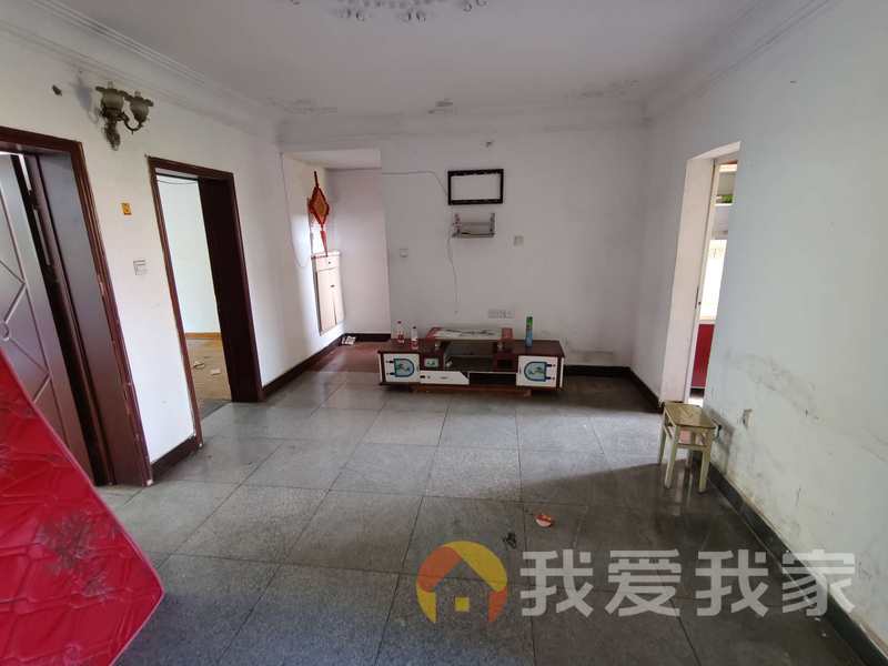 建设路 南北通透，采光好 近地铁 中间楼层