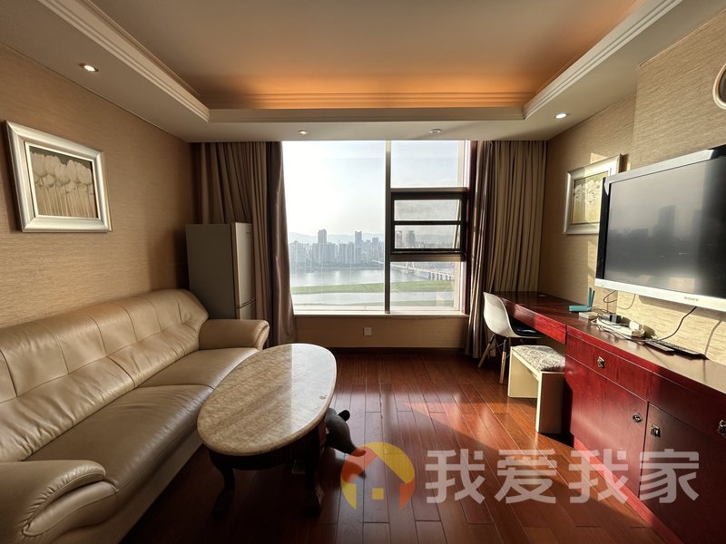 华远帝景天下公寓 装修好，环镜优美 视野好，诚心出租