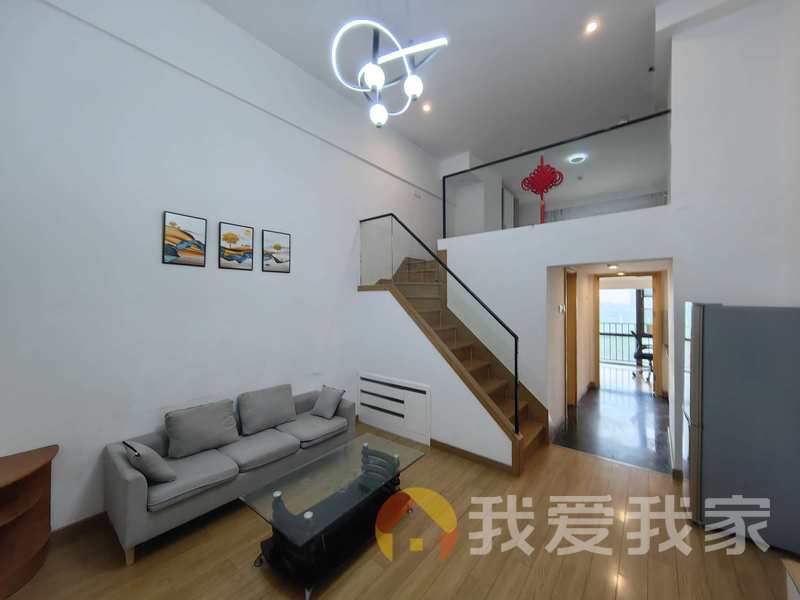 新力琥珀园精装loft公寓，住家办公两用，家具齐全，拎包入住