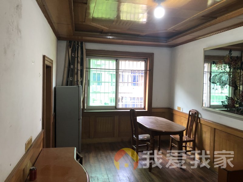 江纺住宅七区 南北通透，采光好 装修好，环镜优美 视野好，诚心出租
