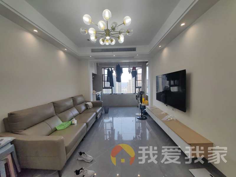 东投华章欣悦府 南北通透，采光好 装修好，环镜优美 视野好，诚心出售