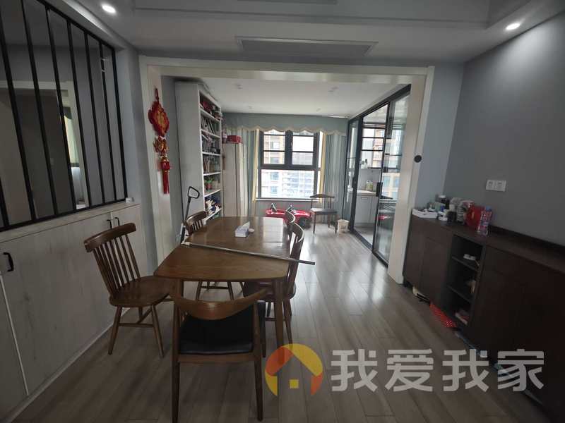 中国铁建青秀城 南北通透，采光好 装修好，环镜优美 视野好，诚心出售