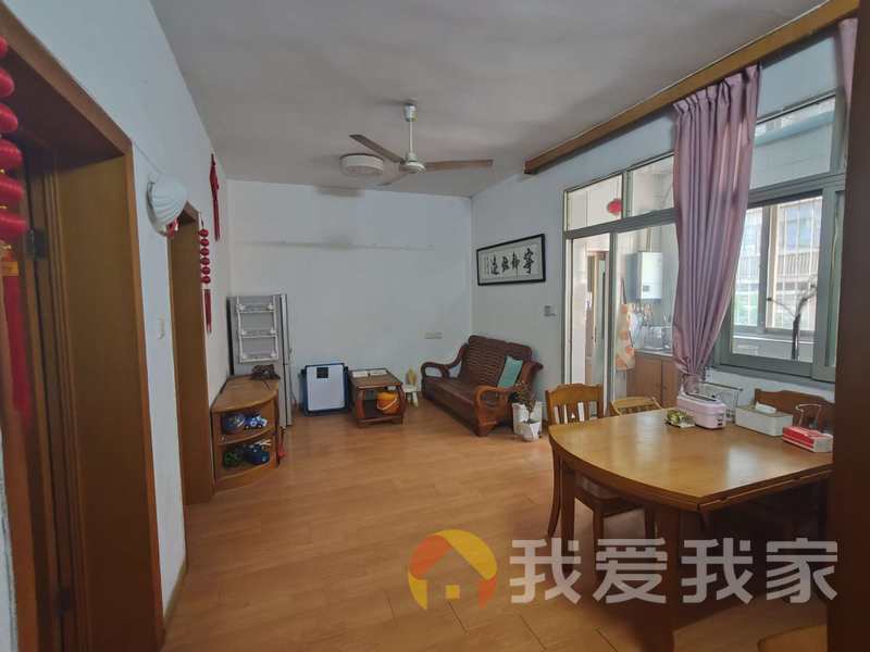 洪都大院一区 南北通透，采光好 装修好，环镜优美 周边匹套完善，，出行方便