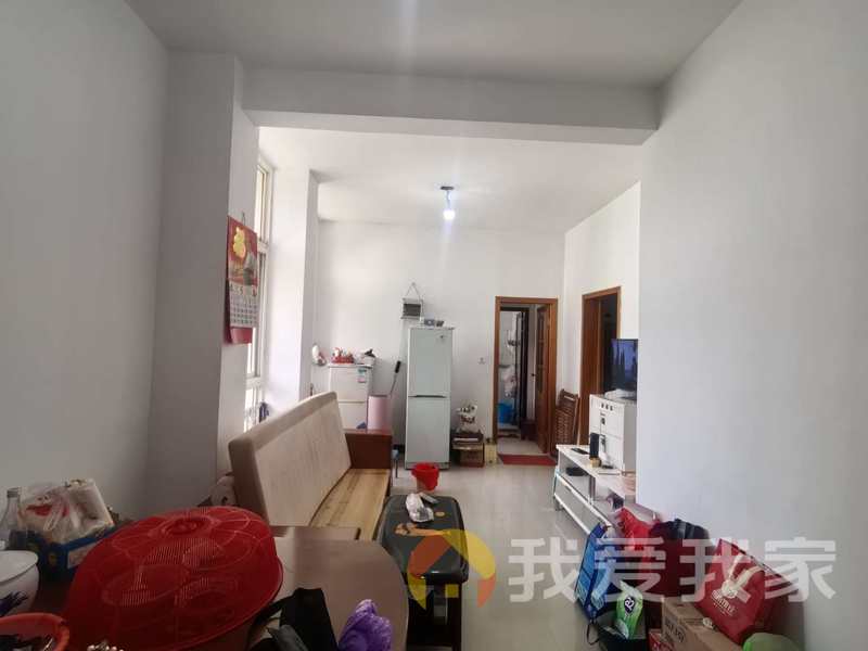 蓝天雅居 南北通透，采光好 周边匹套完善，，出行方便