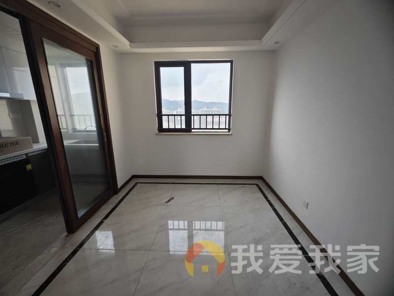 中海锦城（锦宸府） 南北通透，采光好 装修好，环镜优美 视野好，诚心出售