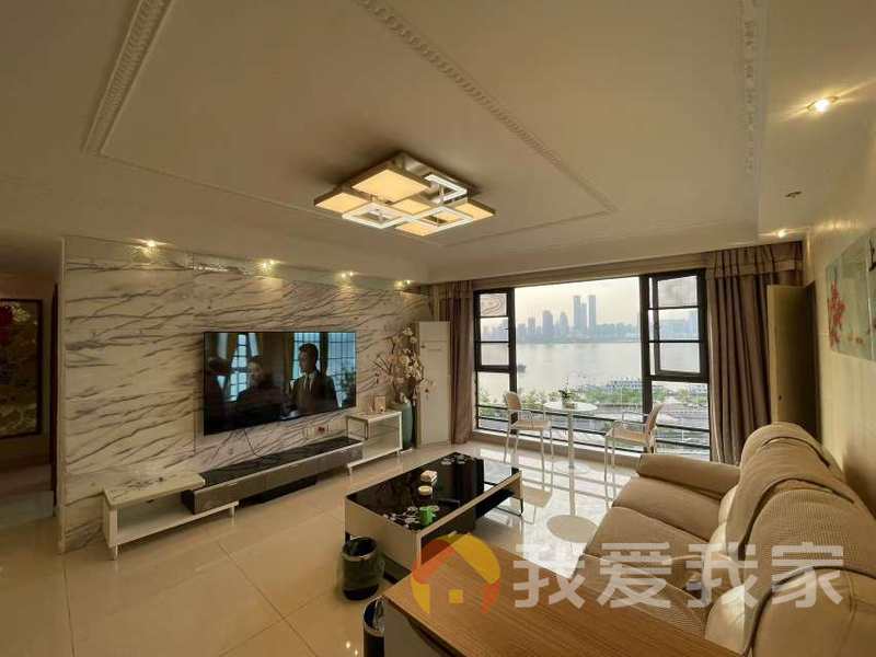 近水花园 南北通透，采光好 装修好，环镜优美 近地铁 中间楼层