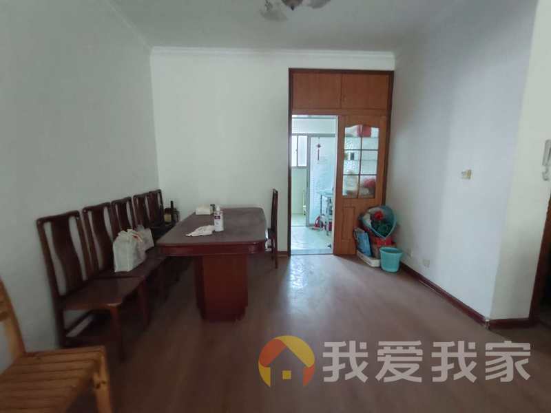 送变电宿舍 南北通透，采光好 装修好，环镜优美 近地铁 中间楼层