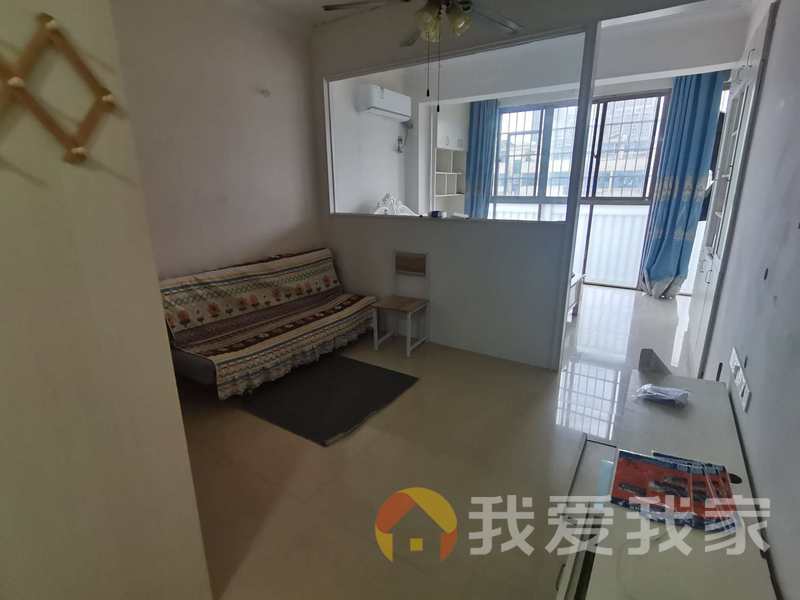 澄湖国际广场 装修好，环镜优美 中间楼层