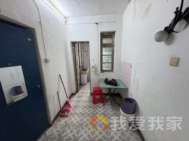 京西路5号水箱厂宿舍 南北通透，采光好 近地铁 视野好，诚心出售