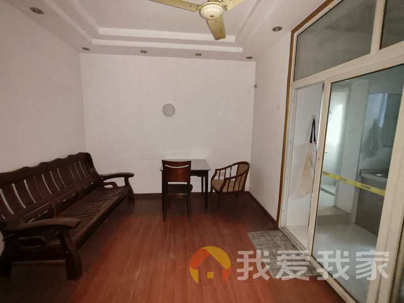 南京西路377号二轻局宿舍 南北通透，采光好 视野好，诚心出租