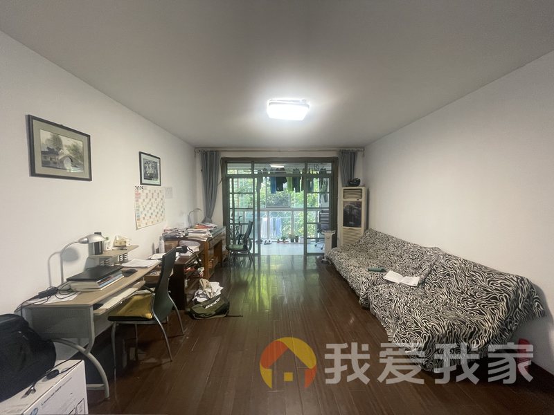 凤凰城一期凤鸣苑 南北通透，采光好 装修好，环镜优美 近地铁 视野好，诚心出售
