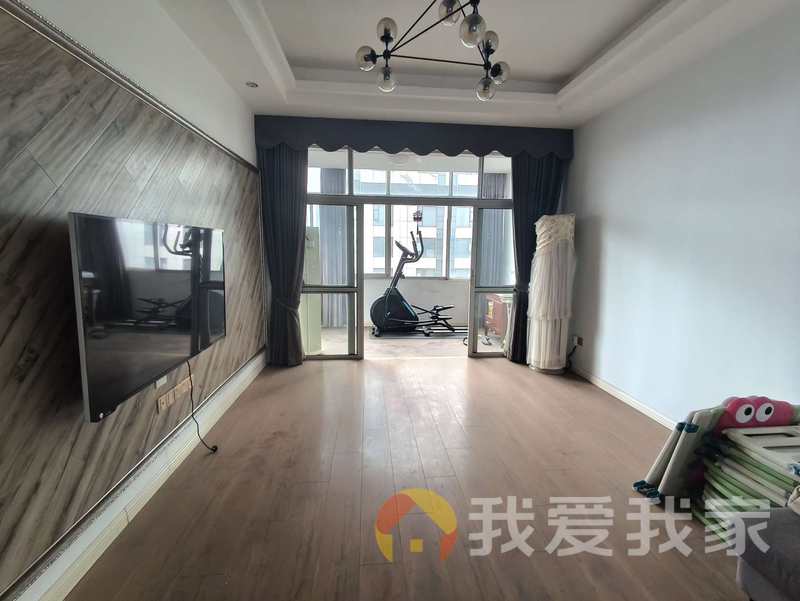 贤士一路39号贤士湖住宅区（交警大队宿舍） 南北通透，采光好 装修好，环镜优美 视野好，诚心出售