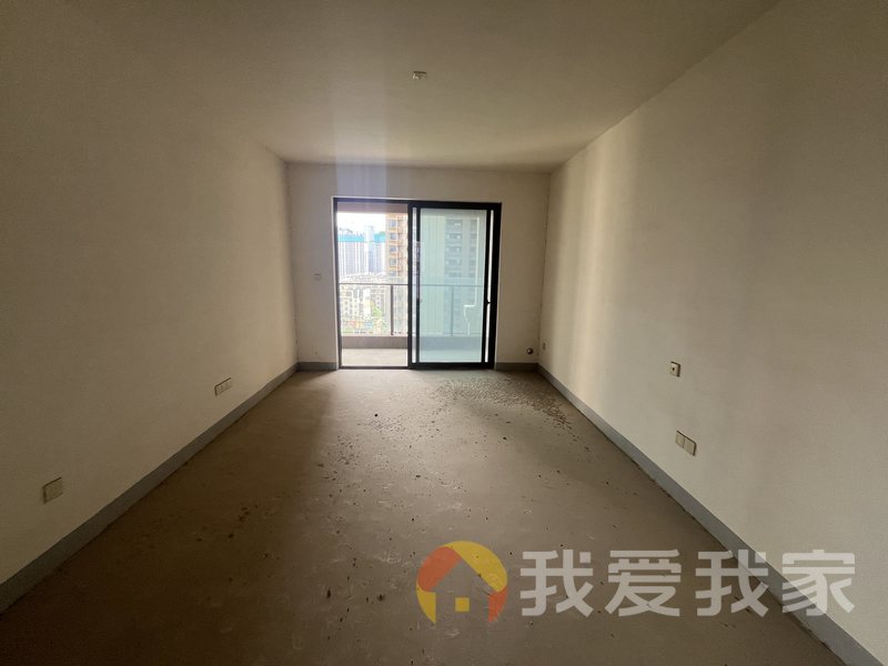 南昌我爱我家绿地朝阳中心（海珀悦庭）一期 南北通透，采光好 周边匹套完善，，出行方便