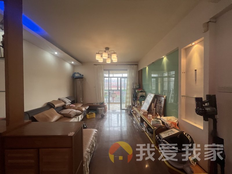 万科四季花城南区海棠苑 南北通透，采光好 装修好，环镜优美 近地铁 视野好，诚心出售