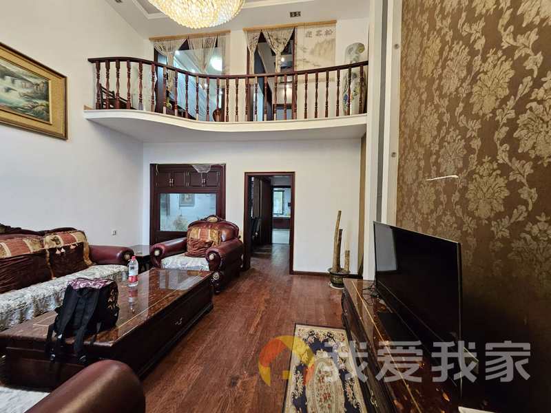 天赐良园别墅 南北通透，采光好 装修好，环镜优美 近地铁 视野好，诚心出售