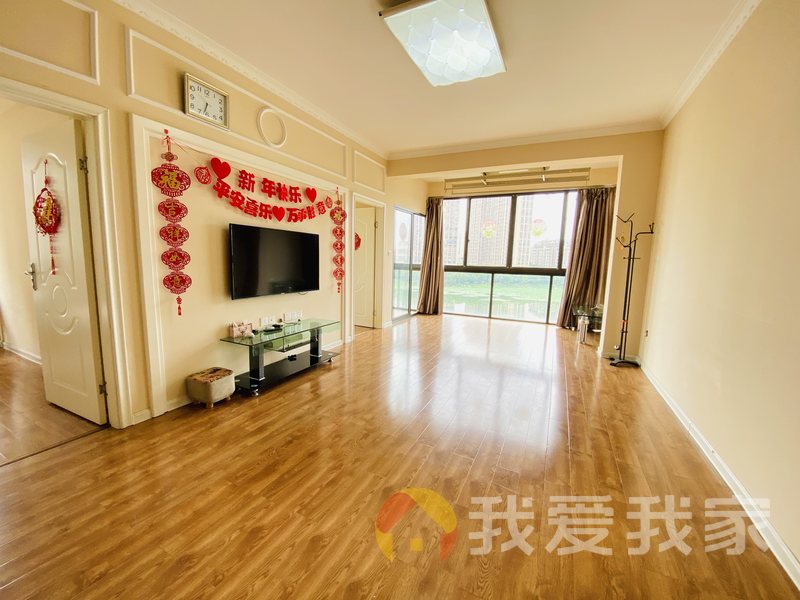 南昌我爱我家正荣大湖之都朗逸湾 南北通透，采光好 装修好，环镜优美 近地铁 视野好，诚心出售