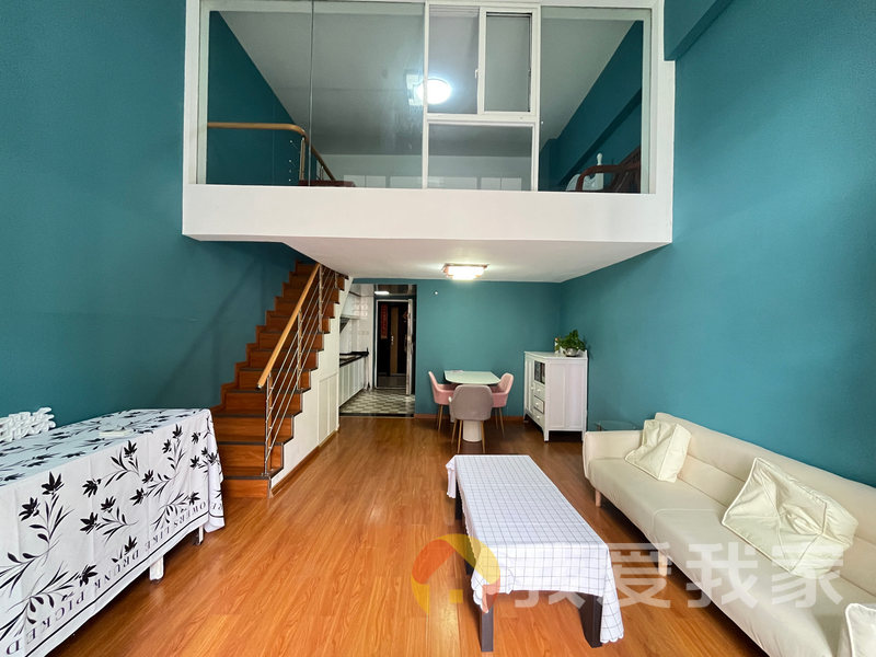 地中海阳光LOFT公馆 南北通透，采光好 装修好，环镜优美 近地铁 视野好，诚心出租