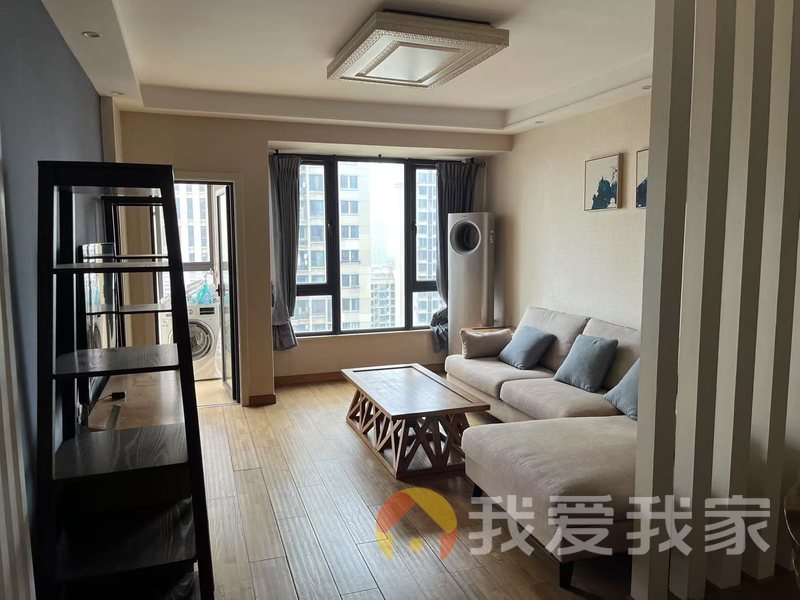 国贸天琴湾西区 南北通透，采光好 装修好，环镜优美 视野好，诚心出售