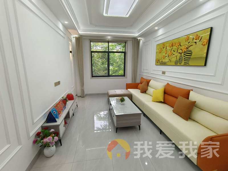 站前西路 南北通透，采光好 装修好，环镜优美 中间楼层