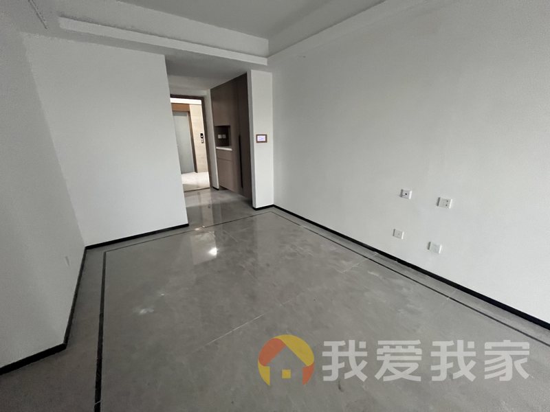 佳源湾里印象（秀雅小区） 南北通透，采光好 装修好，环镜优美 视野好，诚心出售