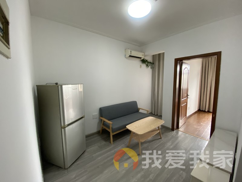 莱茵半岛花园 南北通透，采光好 装修好，环镜优美 近地铁 中间楼层