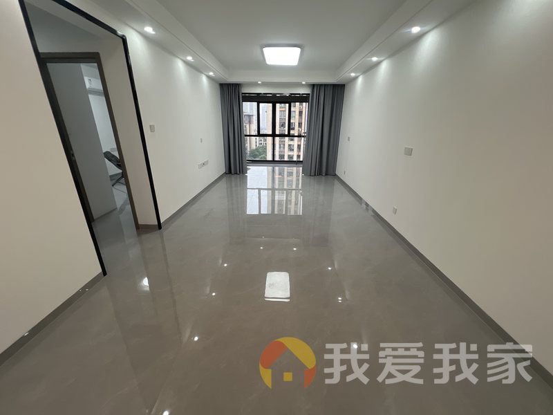 昌东大道 南北通透，采光好 装修好，环镜优美 中间楼层