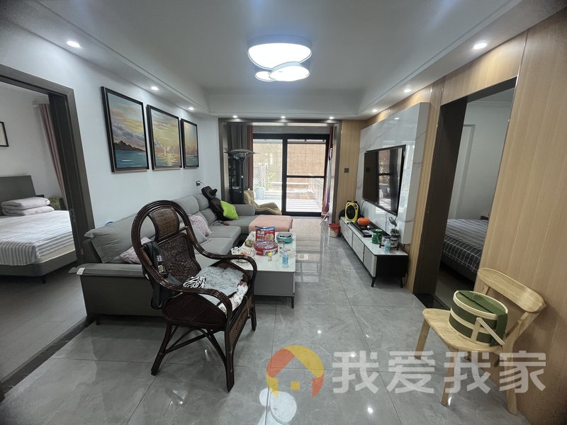 贤湖澜景 南北通透，采光好 装修好，环镜优美 周边匹套完善，，出行方便