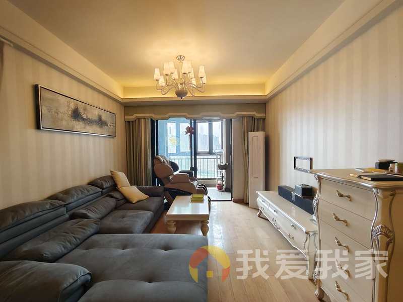 万科城二期 南北通透，采光好 装修好，环镜优美 视野好，诚心出售