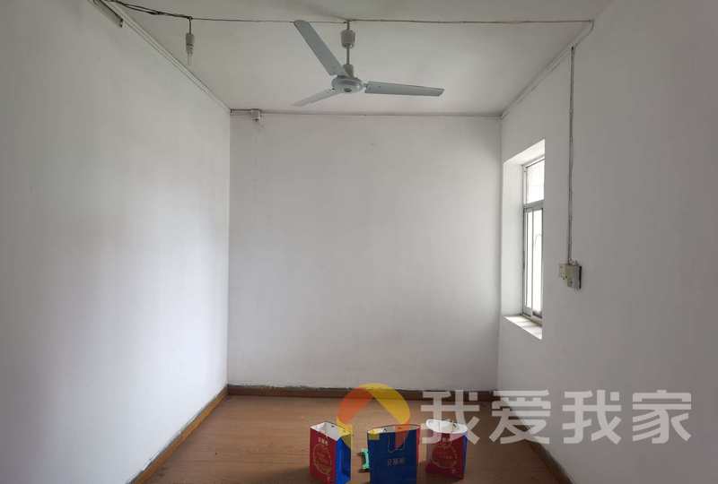 桃苑一区 南北通透，采光好 装修好，环镜优美 视野好，诚心出租