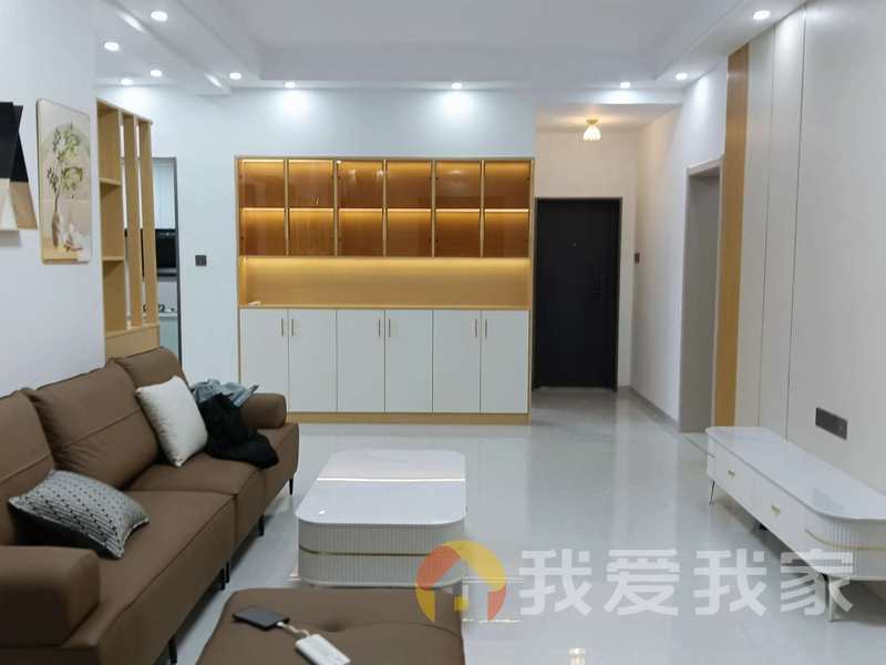 新建大道 南北通透，采光好 装修好，环镜优美 中间楼层