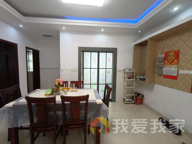 维也纳广场 南北通透，采光好 装修好，环镜优美 视野好，诚心出售