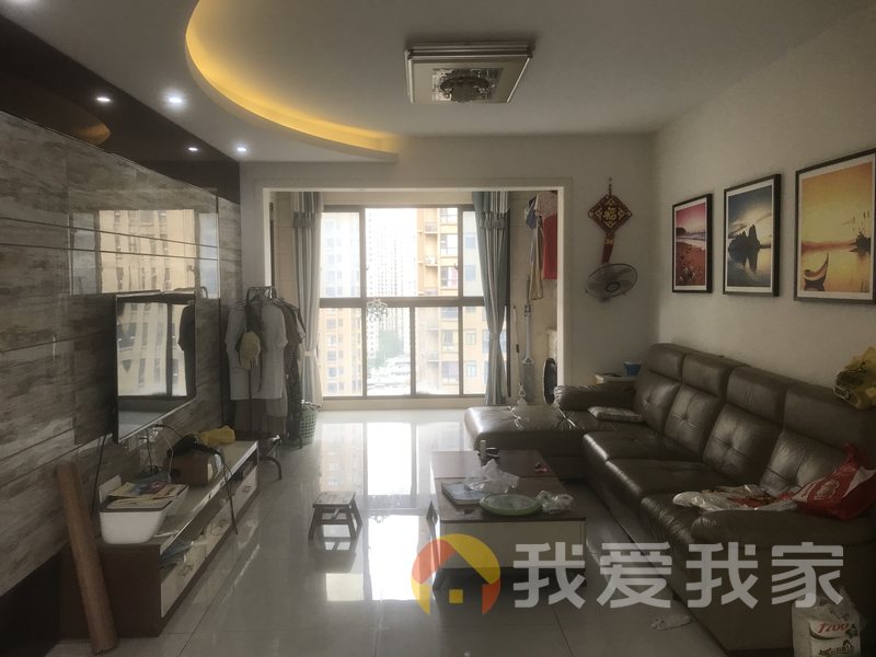 联发君悦湖 南北通透，采光好 装修好，环镜优美 中间楼层