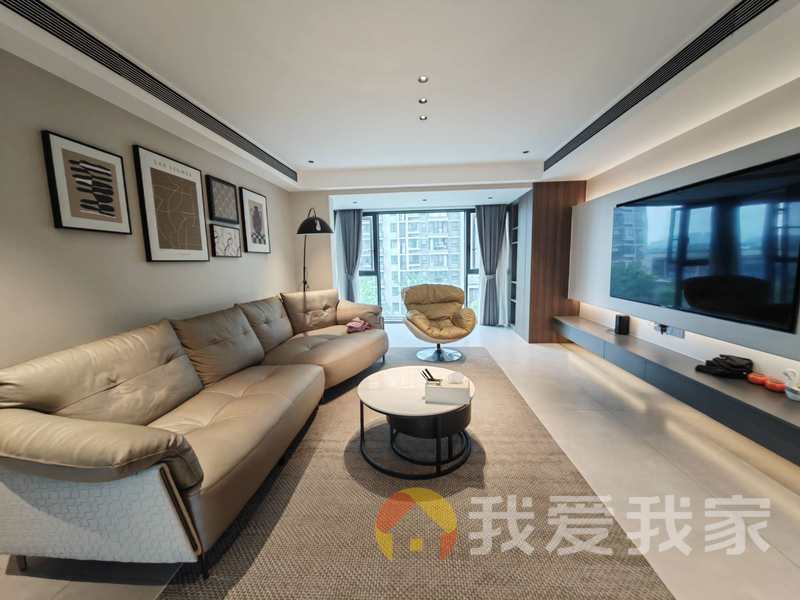联发万科海上明月 南北通透，采光好 装修好，环镜优美 周边匹套完善，，出行方便