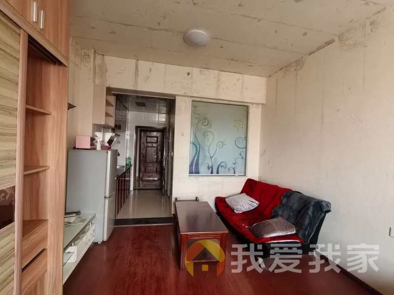 南昌我爱我家抚生路388号国金滨江 南北通透，采光好 装修好，环镜优美 视野好，诚心出售