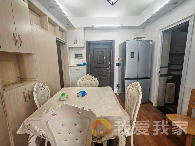 贤湖澜景 南北通透，采光好 装修好，环镜优美 中间楼层